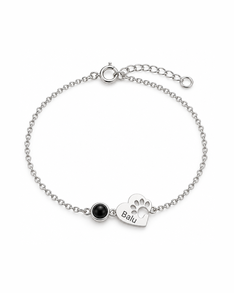 NUKA Pfotenarmband mit Foto und Name Silber – Freisteller – Lorelia